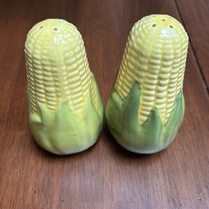 Vintage Shawnee USA 5” Corn Salt & Pepper Set